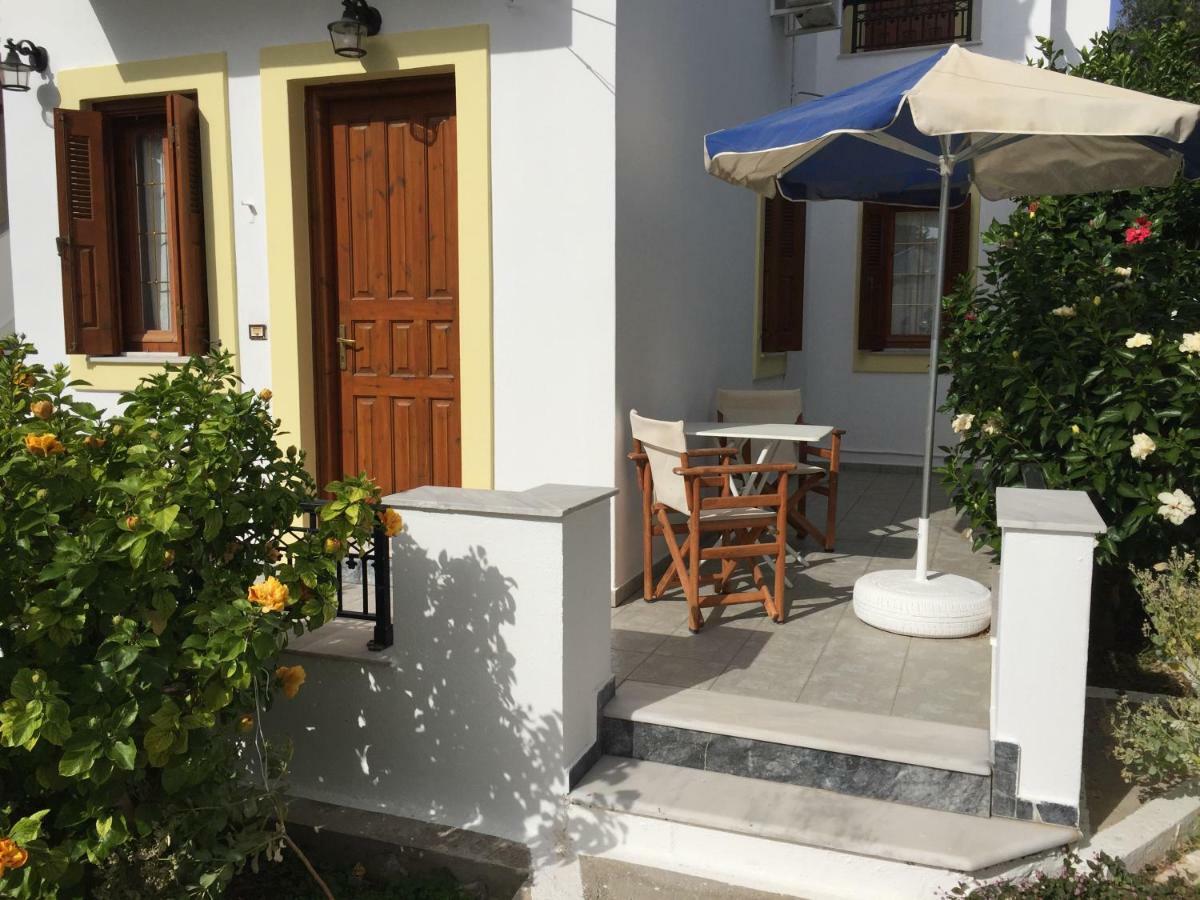 Livanina Apartments Kampos Marathokampou Екстер'єр фото