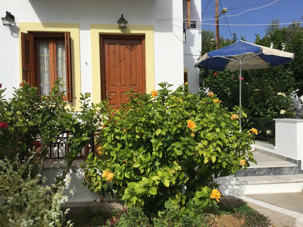 Livanina Apartments Kampos Marathokampou Екстер'єр фото